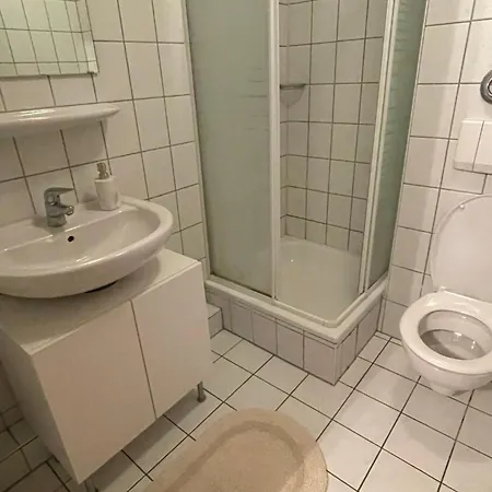1995 Apartment *